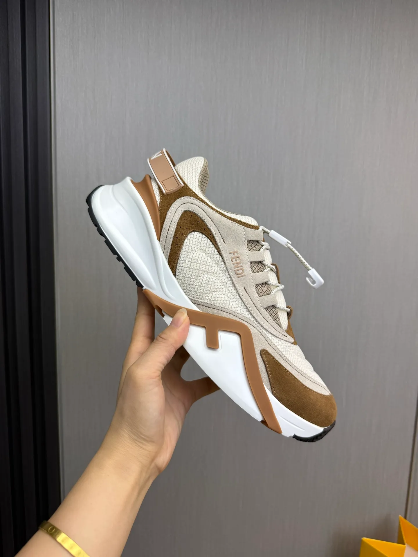 Men's men's shoes 💰560💰 Fendi [Fendi] hot style is on the market 🔥Fashionable casual men's shoes 🔱 Made of original brand fly knit fabric. Original cowhide + breathable mesh lining + sheepskin feet. Perfect shape and top quality, you deserve it 🔜Original rubber outsole, ultra-light, non-slip and wear-resistant 👣 Standard size 38-44
